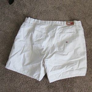 Tommy Hilfiger Shorts - Light Tan Tommy Shorts Tommy Hilfiger Shorts - Light Tan Tommy Shorts